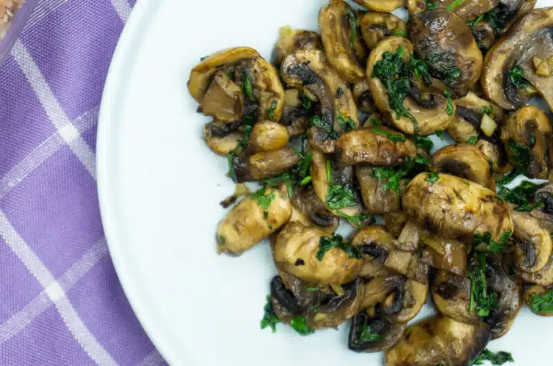 Steamed Mushrooms with Garlic Butter